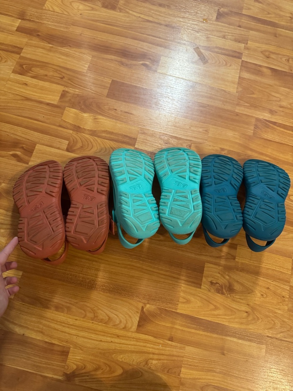 TEVA HURRICANE DRIFT SANDAL EUC WOMEN’S 9 BUNDLE OF 3 PAIR - Picture 3 of 7